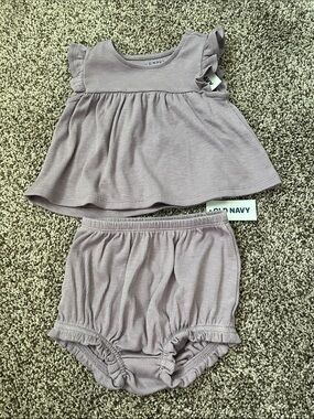 Old Navy Lilac Ribbed Baby Top and Bloomers Set Size 6-12 Months